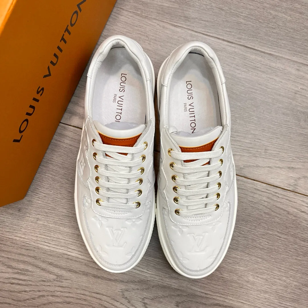 Ex-factory price: 400💰LV's latest casual men's shoes👉 👉 Popular casual fashion style, 💞 Simple and elegant style, 🔊 The fabric is made of imported cowhide, ☑️Comfortable sheepskin lining, original wear-resistant rubber outsole, real photos of classic models at the counter, two colors available, size: 38-44, (45 can be customized)